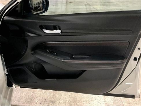 Used 2022 Nissan Altima 2.5 SR w/ Midnight Edition Package image 24