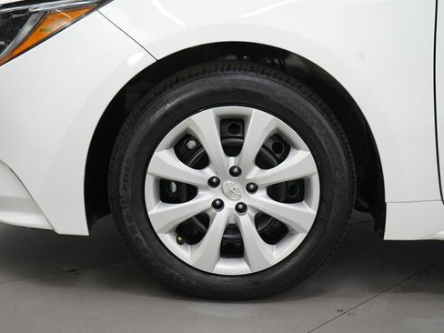 Used 2024 Toyota Corolla LE image 27
