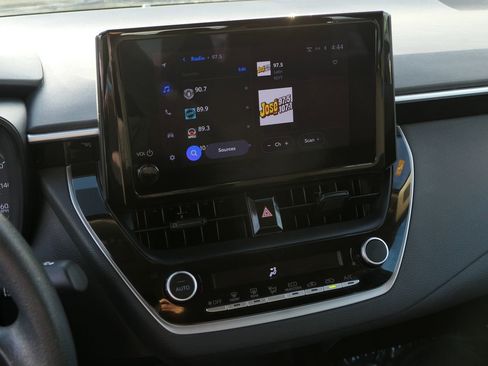 Used 2025 Toyota Corolla LE image 18