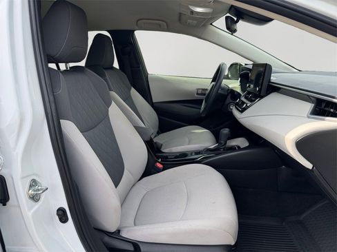 Used 2022 Toyota Corolla LE image 12