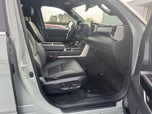 Used 2025 Toyota Tundra Limited image 4