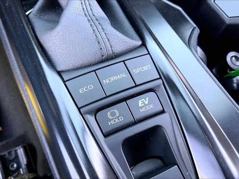 Used 2026 Toyota Camry SE image 32