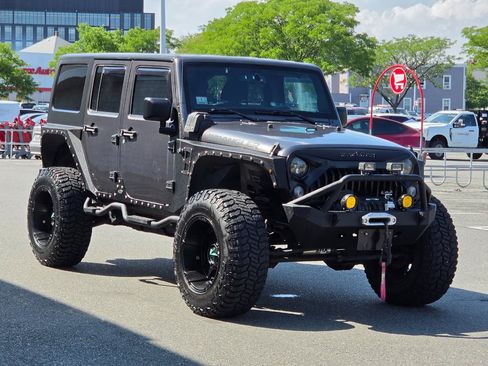 Used 2016 Jeep Wrangler Unlimited Sport AWD/4WD image 3