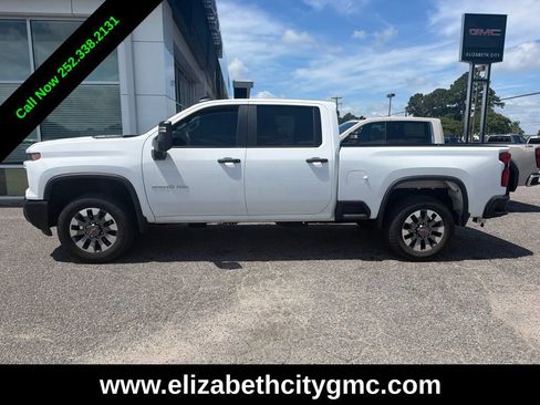 Used 2024 Chevrolet Silverado 2500 Custom w/ Custom Convenience Package AWD/4WD image 3