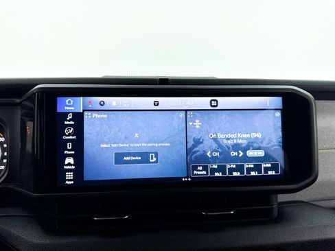 Used 2025 Jeep Gladiator Sport AWD/4WD image 13
