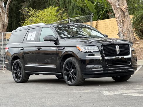 Used 2022 Lincoln Navigator Reserve AWD/4WD image 9