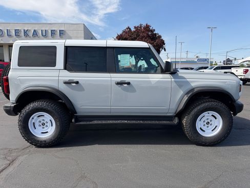 New 2026 Ford Bronco Heritage Edition AWD/4WD image 2
