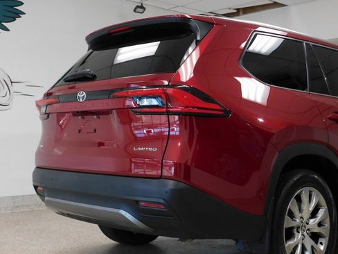 Used 2024 Toyota Grand Highlander Limited image 89