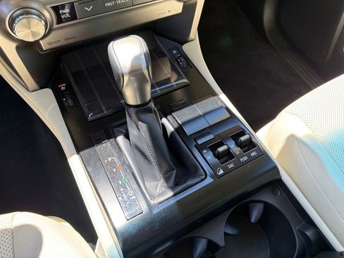 Used 2020 Lexus GX 460 Premium w/ Premium Package AWD/4WD image 13