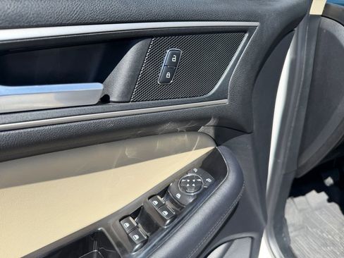 Used 2018 Ford Edge SEL w/ Equipment Group 201A AWD/4WD image 17