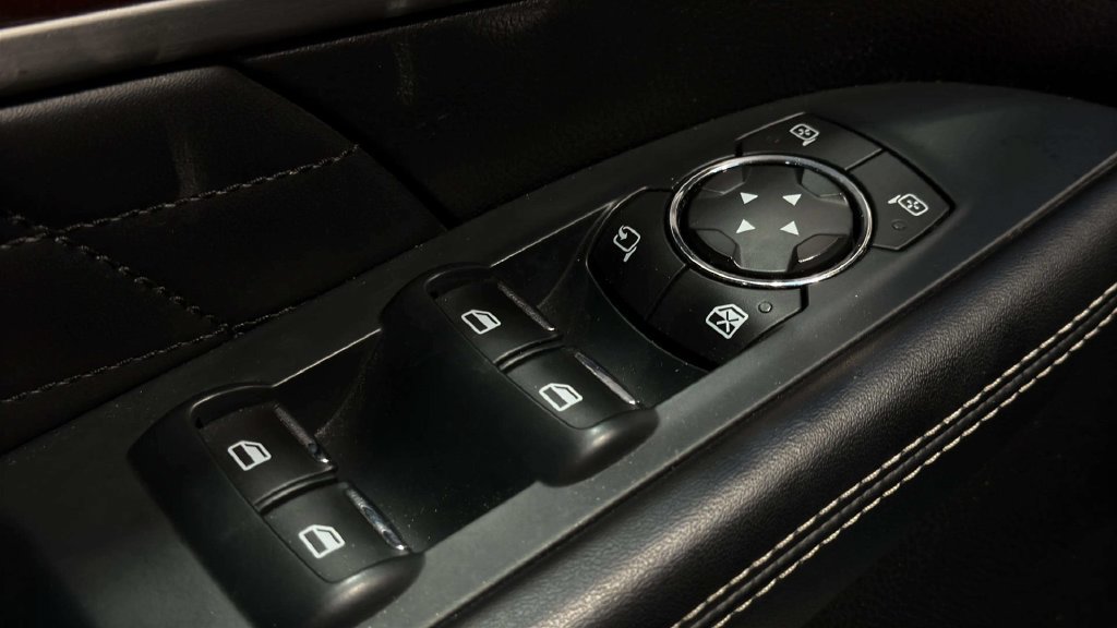 Used 2018 Ford Explorer Platinum AWD/4WD image 19