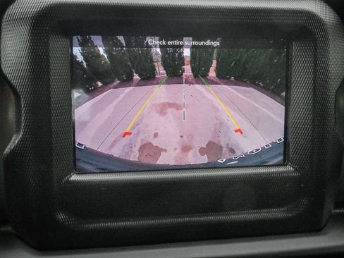 Used 2023 Jeep Wrangler Unlimited w/ Convenience Group image 24