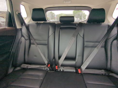 Used 2023 Nissan Rogue SV w/ SV Premium B Package FWD image 19