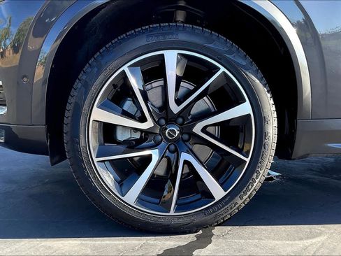 Used 2023 Volvo XC90 B6 Plus w/ Protection Package Premier image 12