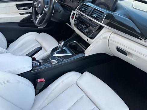 Used 2018 BMW M4 Convertible w/ Executive Package RWD image 19