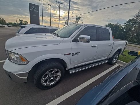 Used 2017 RAM 1500 Laramie w/ Convenience Group AWD/4WD image 6
