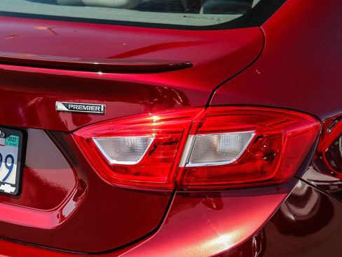 Used 2016 Chevrolet Cruze Premier FWD image 9