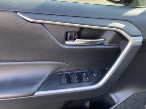 Certified 2025 Toyota RAV4 XLE AWD/4WD image 15