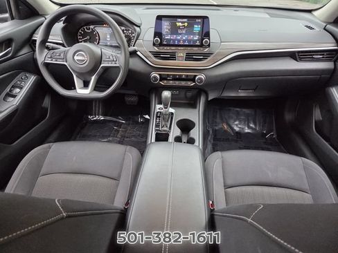 Used 2025 Nissan Altima 2.5 SV FWD image 12