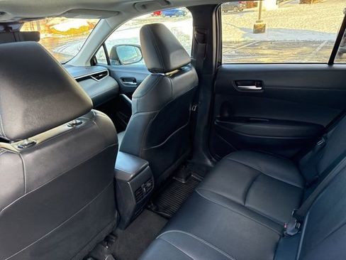 Certified 2022 Toyota Corolla Cross XLE image 10