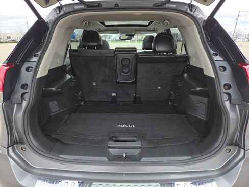 Used 2017 Nissan Rogue SL w/ SL Premium Package image 19