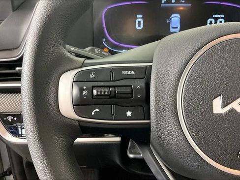 Used 2025 Kia Sportage LX FWD image 10