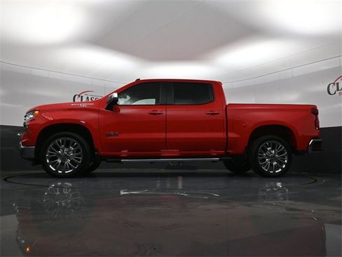 Used 2025 Chevrolet Silverado 1500 LT image 23
