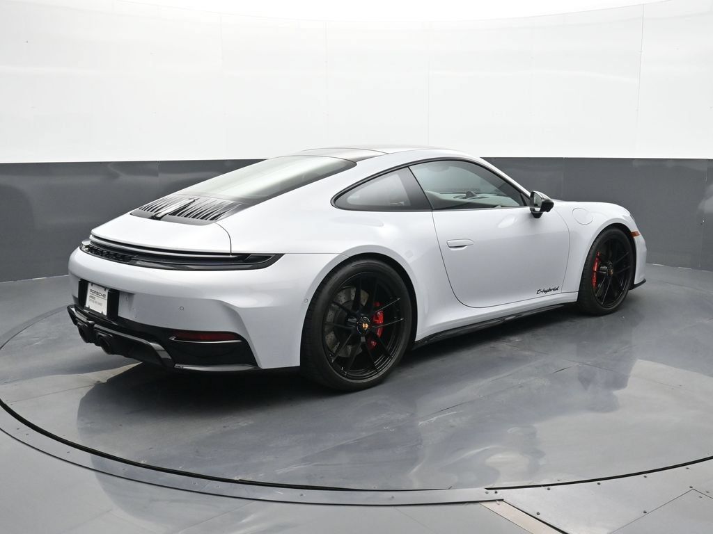 Certified 2026 Porsche 911 Carrera 4 GTS AWD/4WD image 18