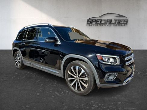 Used 2022 Mercedes-Benz GLB 250 4MATIC w/ Premium Package Lite image 1