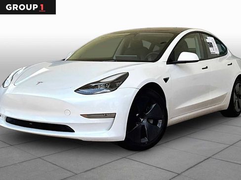 Used 2023 Tesla Model 3 Standard Range RWD image 1