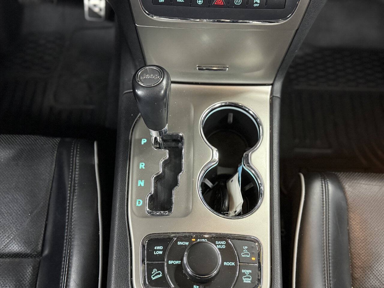 Used 2011 Jeep Grand Cherokee Overland AWD/4WD image 9