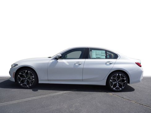 New 2025 BMW 330i Sedan w/ Convenience Package image 25