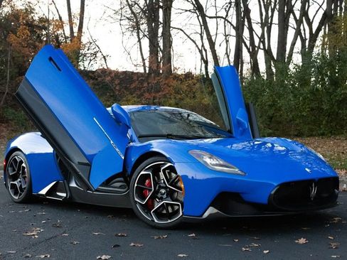 Used 2023 Maserati MC20 Coupe image 9