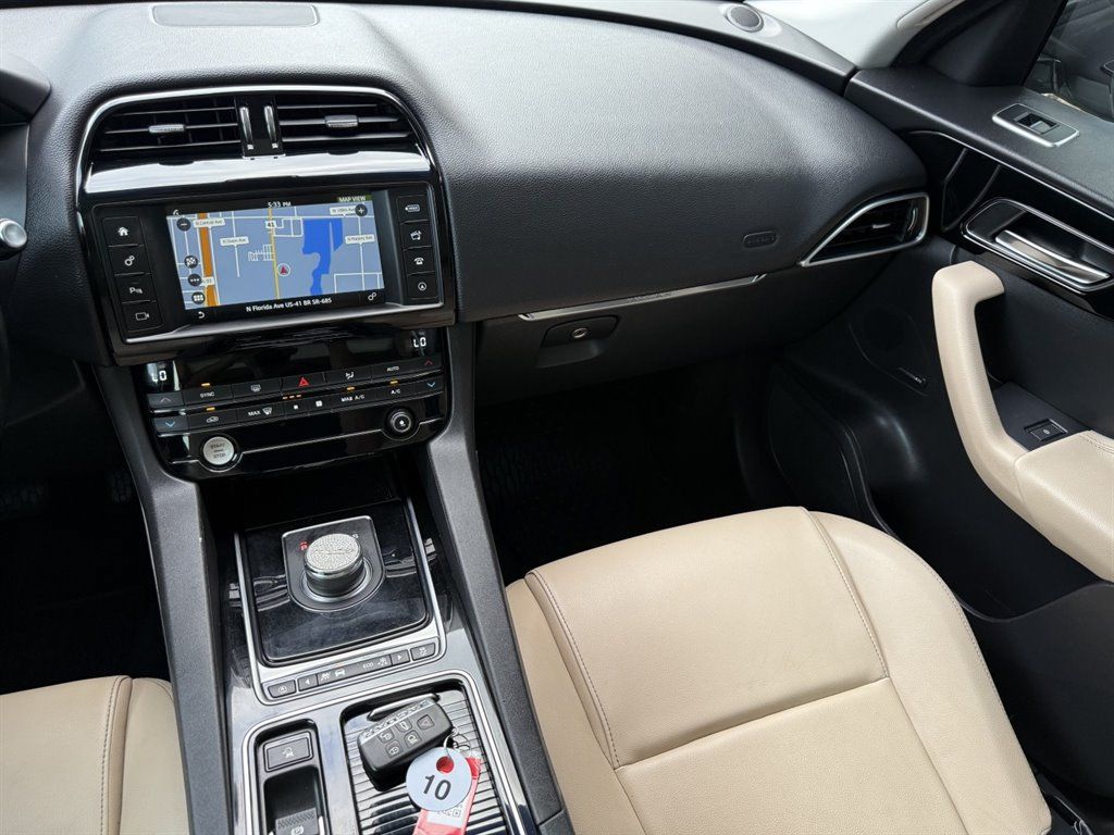 Used 2018 Jaguar F-PACE Premium AWD/4WD image 23