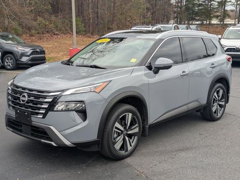 Used 2024 Nissan Rogue SL w/ SL Premium Package image 3