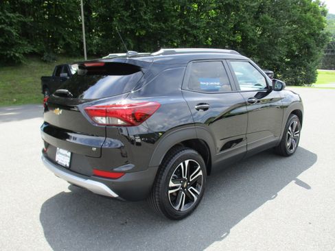 Used 2024 Chevrolet TrailBlazer LT w/ Convenience Package AWD/4WD image 5