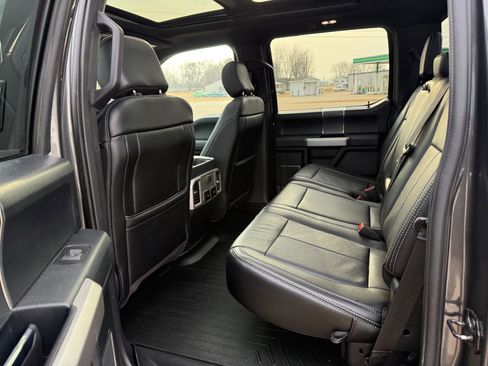 Used 2019 Ford F150 Lariat image 11