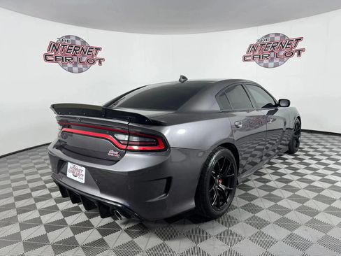 Used 2019 Dodge Charger Scat Pack w/ Dynamics Package RWD image 7