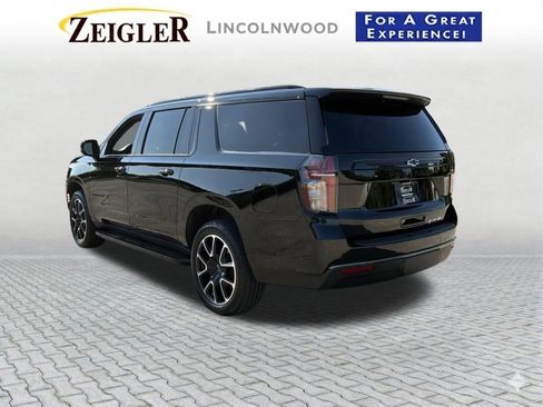 Used 2023 Chevrolet Suburban RST w/ Luxury Package AWD/4WD image 4