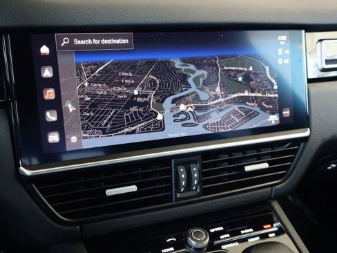 Certified 2023 Porsche Cayenne S image 18