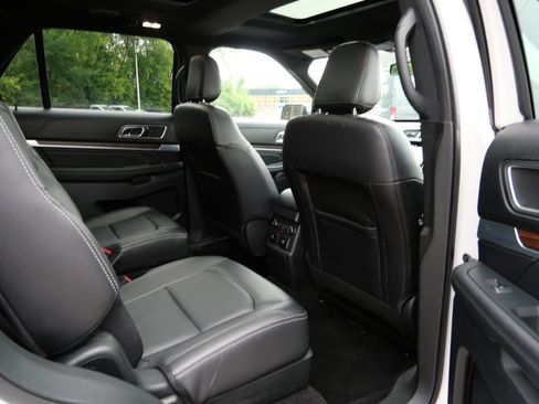 Certified 2019 Ford Explorer Limited w/ Class III Trailer Tow Package AWD/4WD image 13
