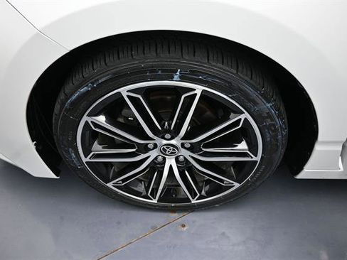 Certified 2021 Toyota Avalon Touring FWD image 22