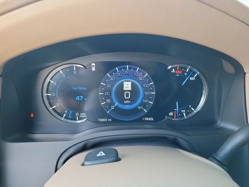 Used 2019 Cadillac Escalade Platinum AWD/4WD image 22