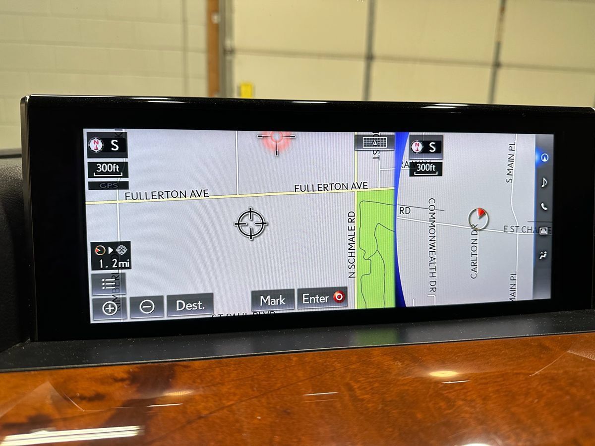 Used 2016 Lexus LX 570 4WD w/ Luxury Package image 43
