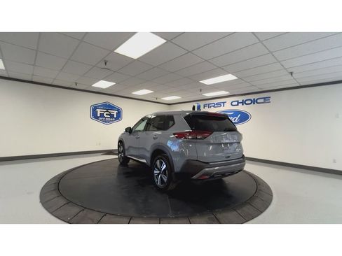 Used 2023 Nissan Rogue SL w/ SL Premium Package image 8