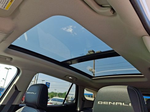 Certified 2023 GMC Terrain Denali w/ Denali Premium Package AWD/4WD image 14