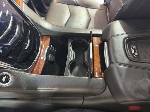 Used 2016 Cadillac Escalade Luxury AWD/4WD image 21