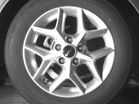 Used 2025 Kia Soul LX w/ LX Technology Package FWD image 15