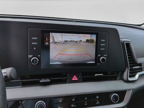Used 2025 Kia Sportage LX FWD image 24