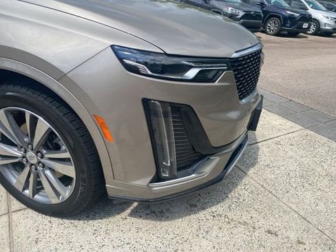 Used 2022 Cadillac XT6 Premium Luxury image 18